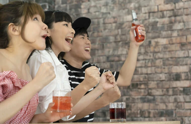 ミニライブができるお店 | 大阪府城東区のダイニングバーならDining Bar Humming Bird
